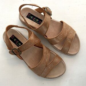 EVERYBODY By B Z MODA metallic copper leather sandals 6/36.5